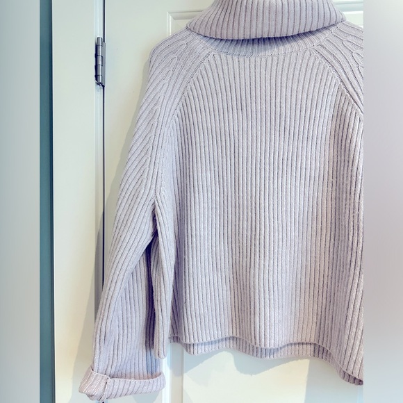 RIBBED TURTLENECK SWEATER. Lavender. Size XL - Picture 7 of 7